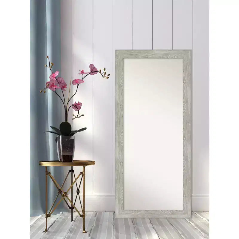 Miroir pleine longueur encadré en bois rustique gris tourterelle, fixation murale / inclinable, 30"×66"