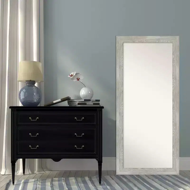 Miroir pleine longueur encadré en bois rustique gris tourterelle, fixation murale / inclinable, 30"×66"