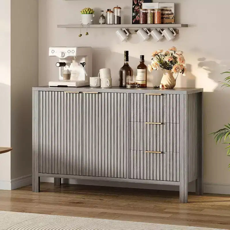 Buffet en chêne / frêne cannelé – 2 portes et 3 tiroirs