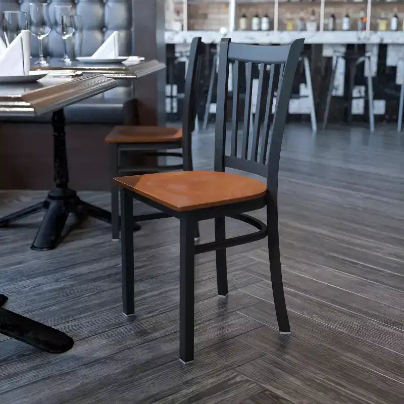 Chaise de salle à manger à dossier vertical avec cadre en métal noir – Assise en vinyle ou en bois, 1 place